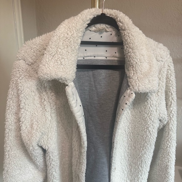 HEM & THREAD Soft White Sherpa Button Up Jacket Cardigan Size Small - Picture 14 of 15